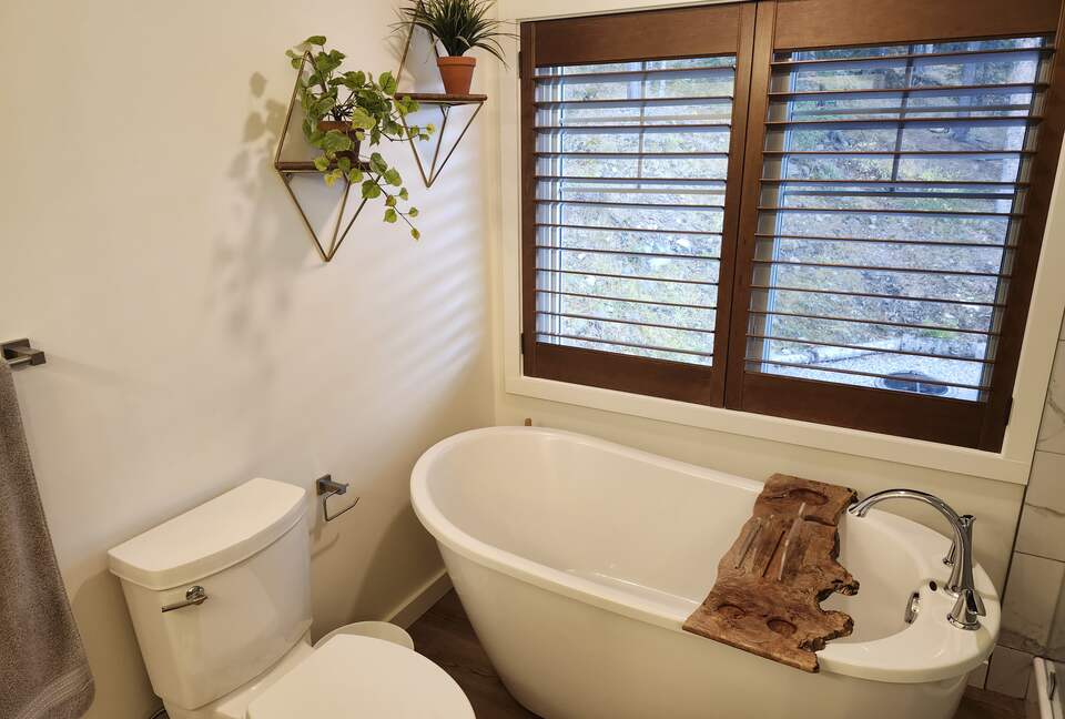 Upstairs master bedroom en suite.