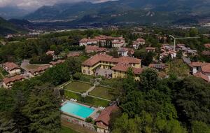 Elegant Apartment within Historic Villa La Vescogna near Lake Como - Calco, Italy