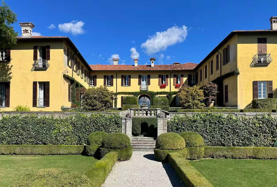 Elegant Apartment within Historic Villa La Vescogna near Lake Como - Calco, Italy