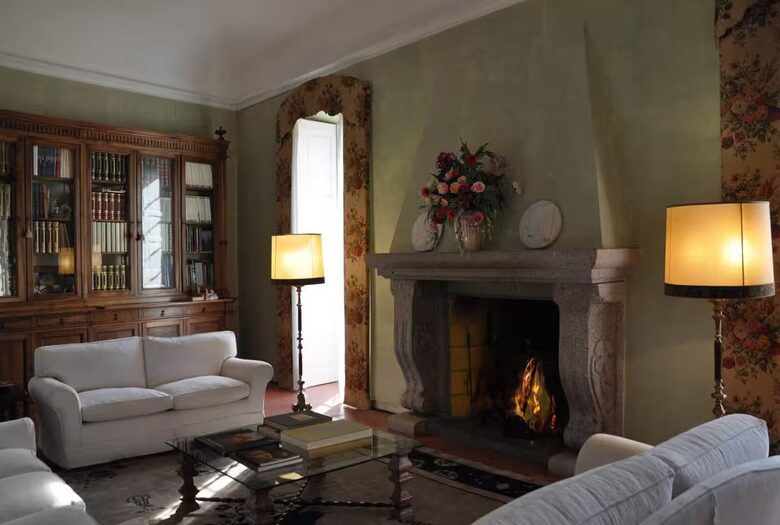 Elegant Apartment within Historic Villa La Vescogna near Lake Como - Calco, Italy