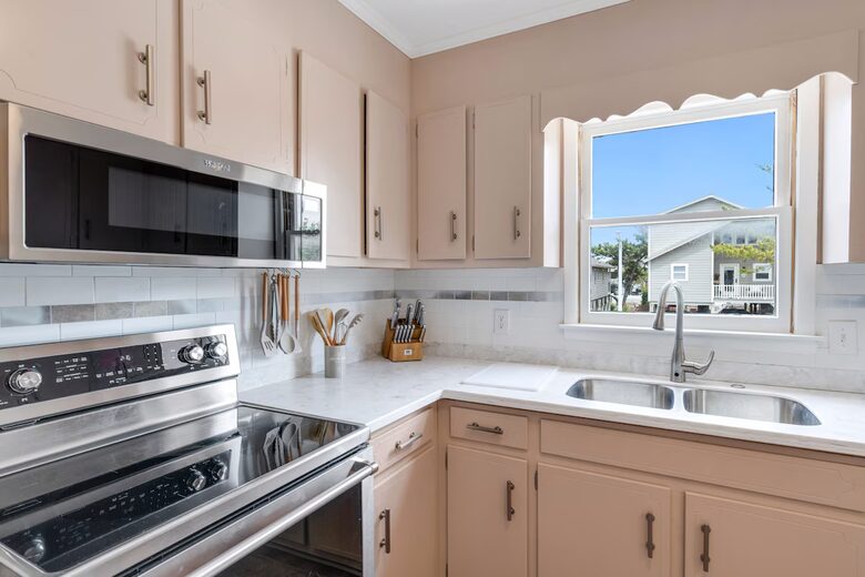 Canalfront Family Getaway Near Ocean Isle Beach - Ocean Isle Beach, North Carolina