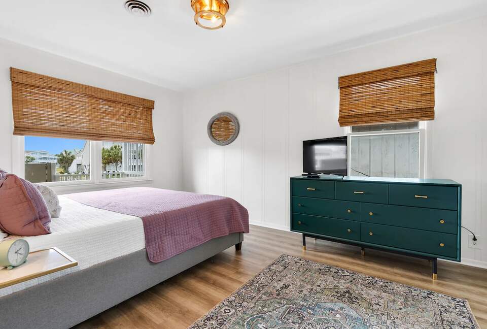 Canalfront Family Getaway Near Ocean Isle Beach - Ocean Isle Beach, North Carolina