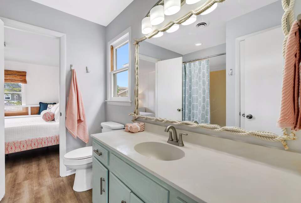 Canalfront Family Getaway Near Ocean Isle Beach - Ocean Isle Beach, North Carolina