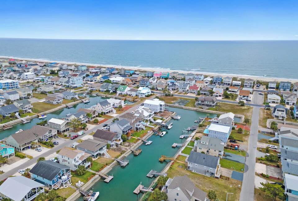 Canalfront Family Getaway Near Ocean Isle Beach - Ocean Isle Beach, North Carolina