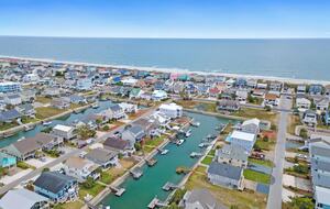 Canalfront Family Getaway Near Ocean Isle Beach - Ocean Isle Beach, North Carolina
