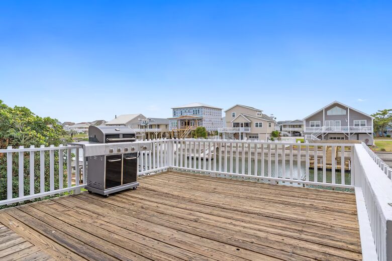 Canalfront Family Getaway Near Ocean Isle Beach - Ocean Isle Beach, North Carolina