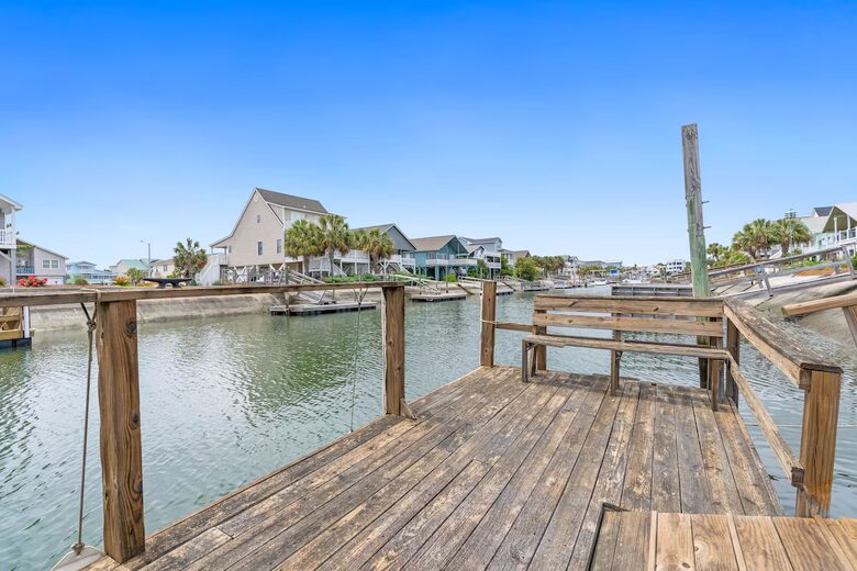 Canalfront Family Getaway Near Ocean Isle Beach - Ocean Isle Beach, North Carolina