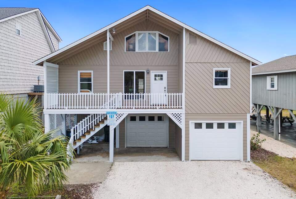 Canalfront Family Getaway Near Ocean Isle Beach - Ocean Isle Beach, North Carolina