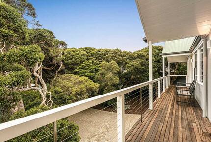 Elegant Oceanview Retreat Surrounded by Nature - Point Lonsdale, Australia