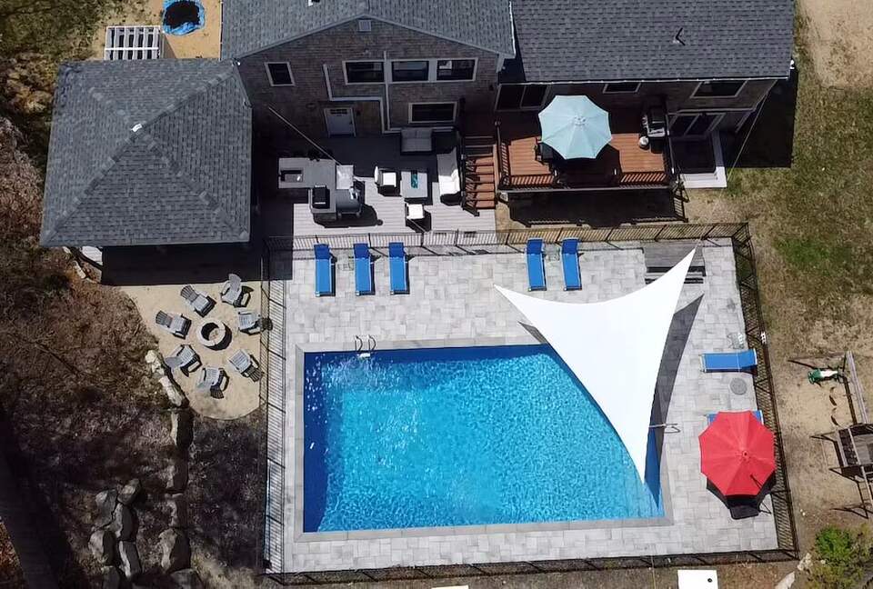 Horseshoe Landing: Family Oasis with Heated Pool & Outdoor Kitchen - Eastham, Massachusetts