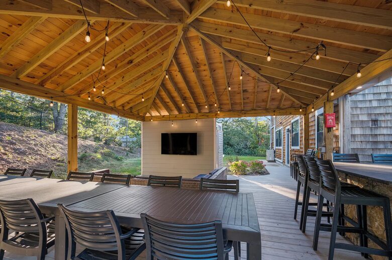 Horseshoe Landing: Family Oasis with Heated Pool & Outdoor Kitchen - Eastham, Massachusetts