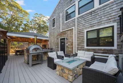 Horseshoe Landing: Family Oasis with Heated Pool & Outdoor Kitchen - Eastham, Massachusetts