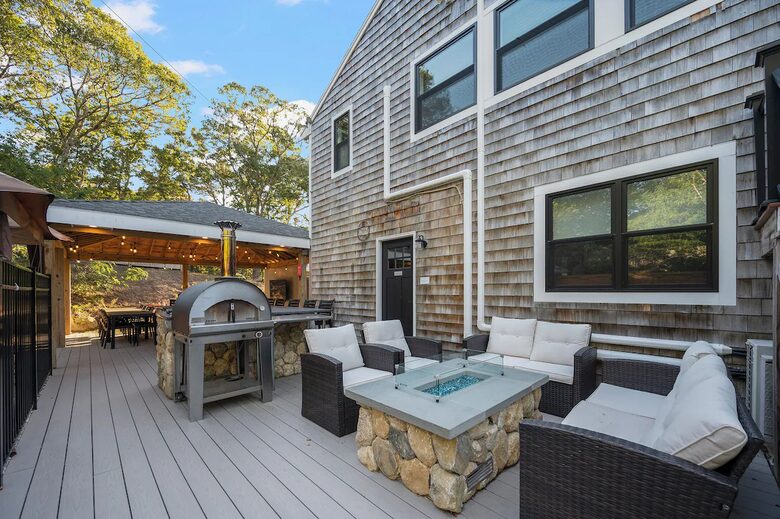 Horseshoe Landing: Family Oasis with Heated Pool & Outdoor Kitchen - Eastham, Massachusetts