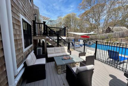Horseshoe Landing: Family Oasis with Heated Pool & Outdoor Kitchen - Eastham, Massachusetts