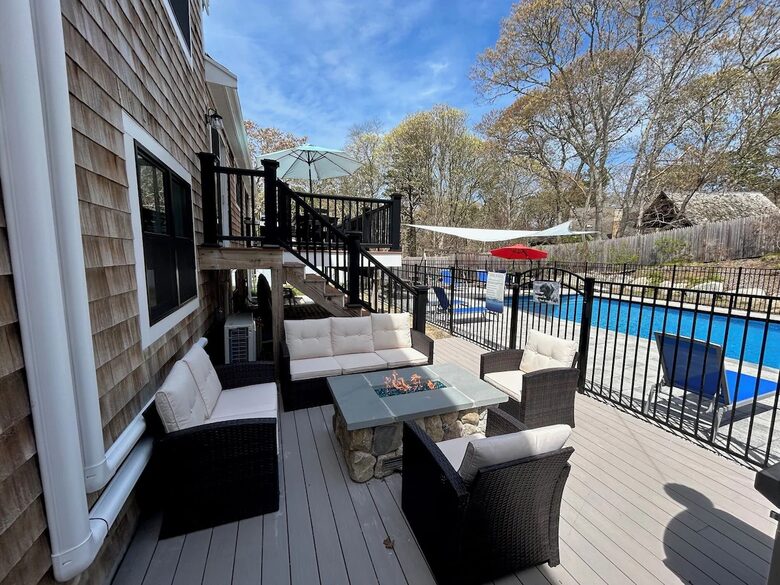 Horseshoe Landing: Family Oasis with Heated Pool & Outdoor Kitchen - Eastham, Massachusetts