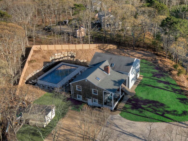 Horseshoe Landing: Family Oasis with Heated Pool & Outdoor Kitchen - Eastham, Massachusetts