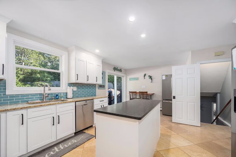 Horseshoe Landing: Family Oasis with Heated Pool & Outdoor Kitchen - Eastham, Massachusetts