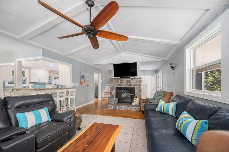 Horseshoe Landing: Family Oasis with Heated Pool & Outdoor Kitchen - Eastham, Massachusetts
