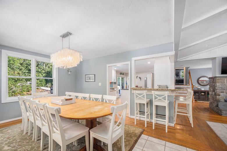 Horseshoe Landing: Family Oasis with Heated Pool & Outdoor Kitchen - Eastham, Massachusetts