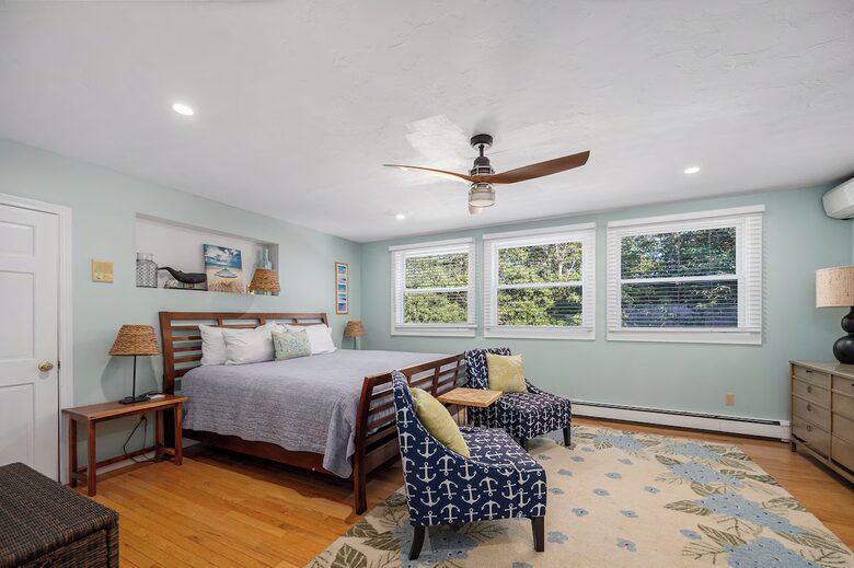 Horseshoe Landing: Family Oasis with Heated Pool & Outdoor Kitchen - Eastham, Massachusetts