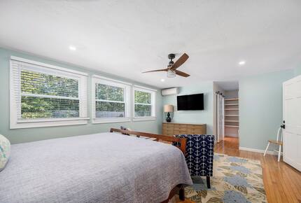 Horseshoe Landing: Family Oasis with Heated Pool & Outdoor Kitchen - Eastham, Massachusetts