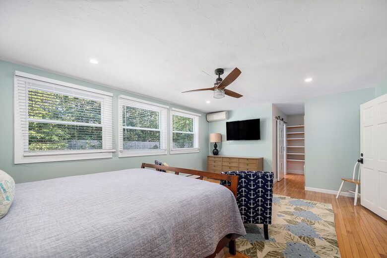 Horseshoe Landing: Family Oasis with Heated Pool & Outdoor Kitchen - Eastham, Massachusetts
