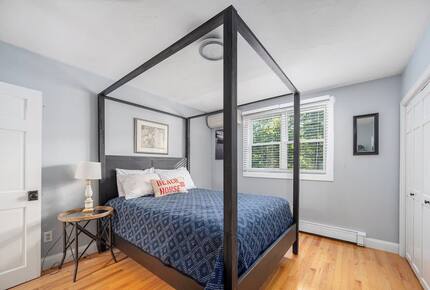 Horseshoe Landing: Family Oasis with Heated Pool & Outdoor Kitchen - Eastham, Massachusetts