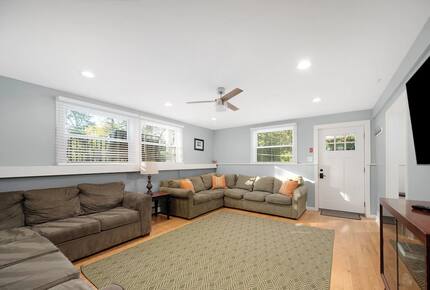 Horseshoe Landing: Family Oasis with Heated Pool & Outdoor Kitchen - Eastham, Massachusetts