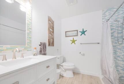 Horseshoe Landing: Family Oasis with Heated Pool & Outdoor Kitchen - Eastham, Massachusetts