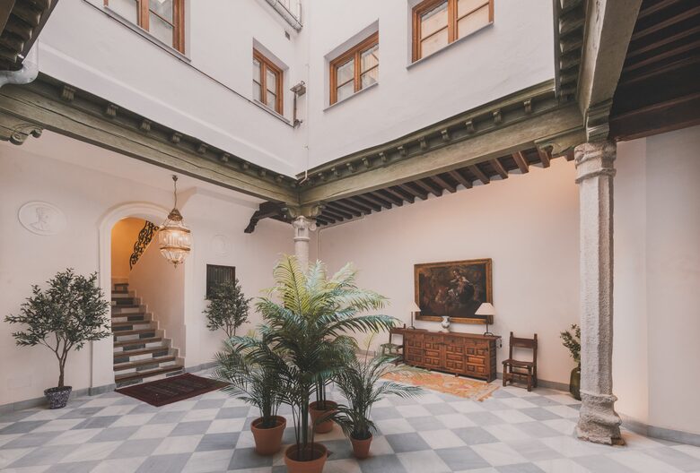 Restored Spanish Mansion with Studio and Private Patio - Toledo, Spain
