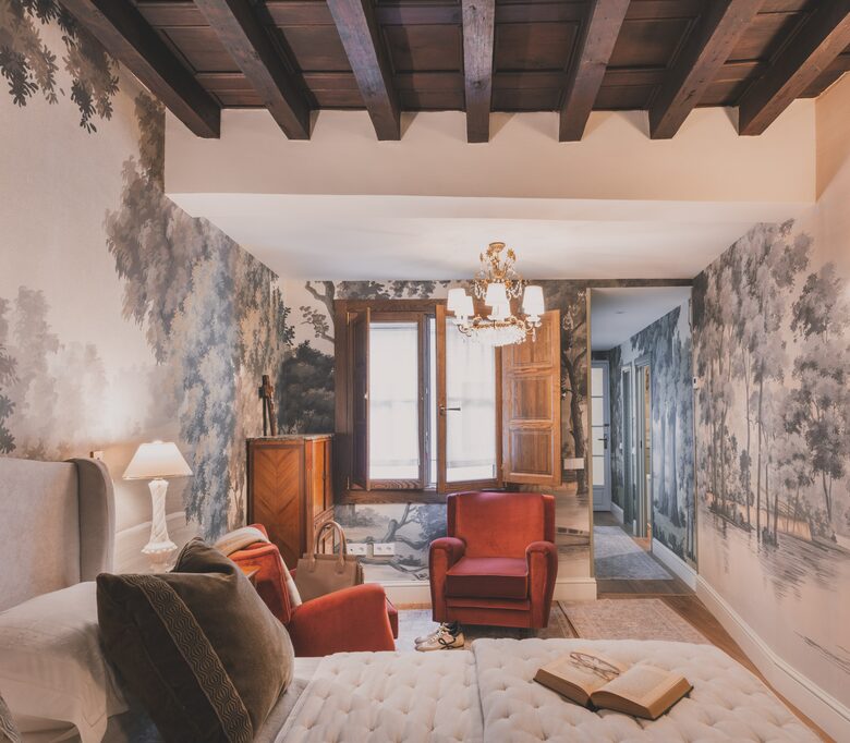 Restored Spanish Mansion with Studio and Private Patio - Toledo, Spain