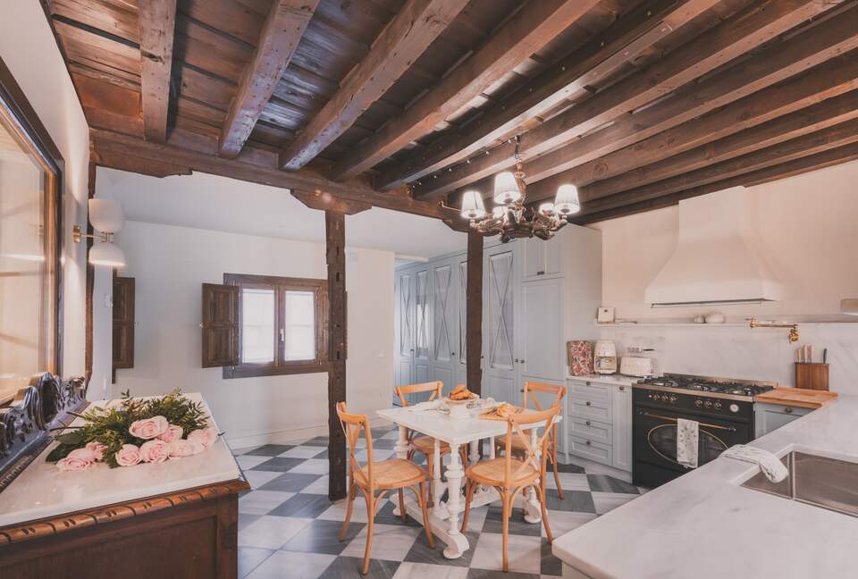 Restored Spanish Mansion with Studio and Private Patio - Toledo, Spain