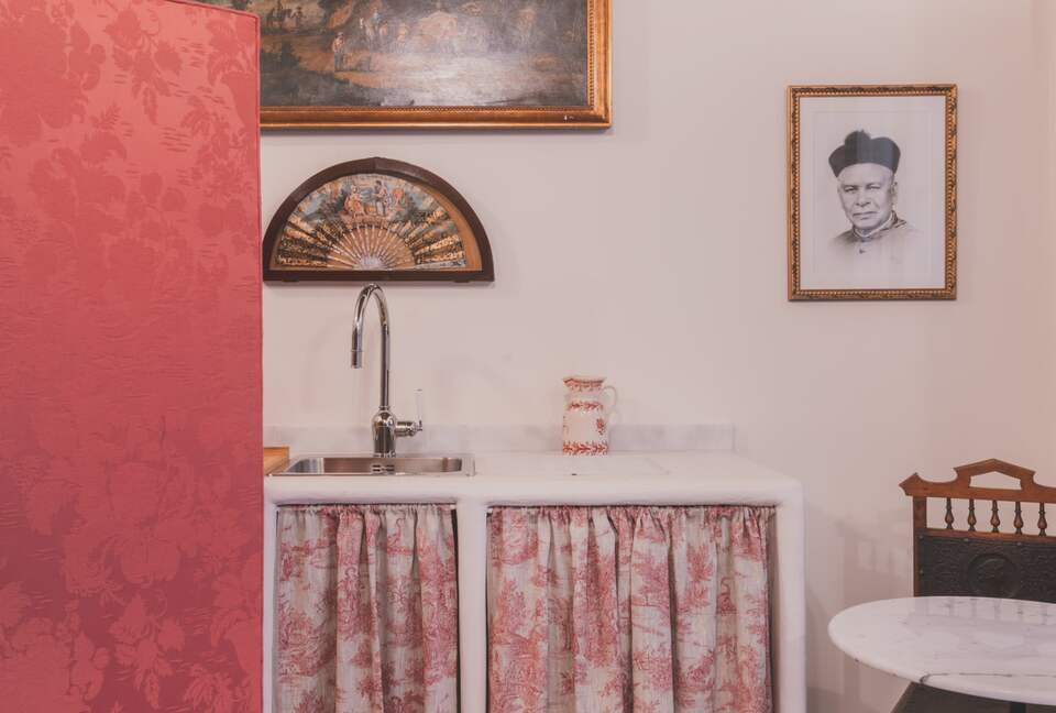 Restored Spanish Mansion with Studio and Private Patio - Toledo, Spain