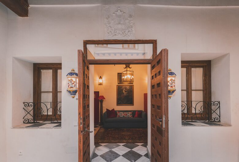 Restored Spanish Mansion with Studio and Private Patio - Toledo, Spain