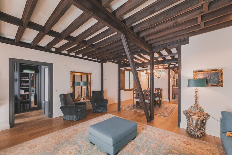 Restored Spanish Mansion with Studio and Private Patio - Toledo, Spain