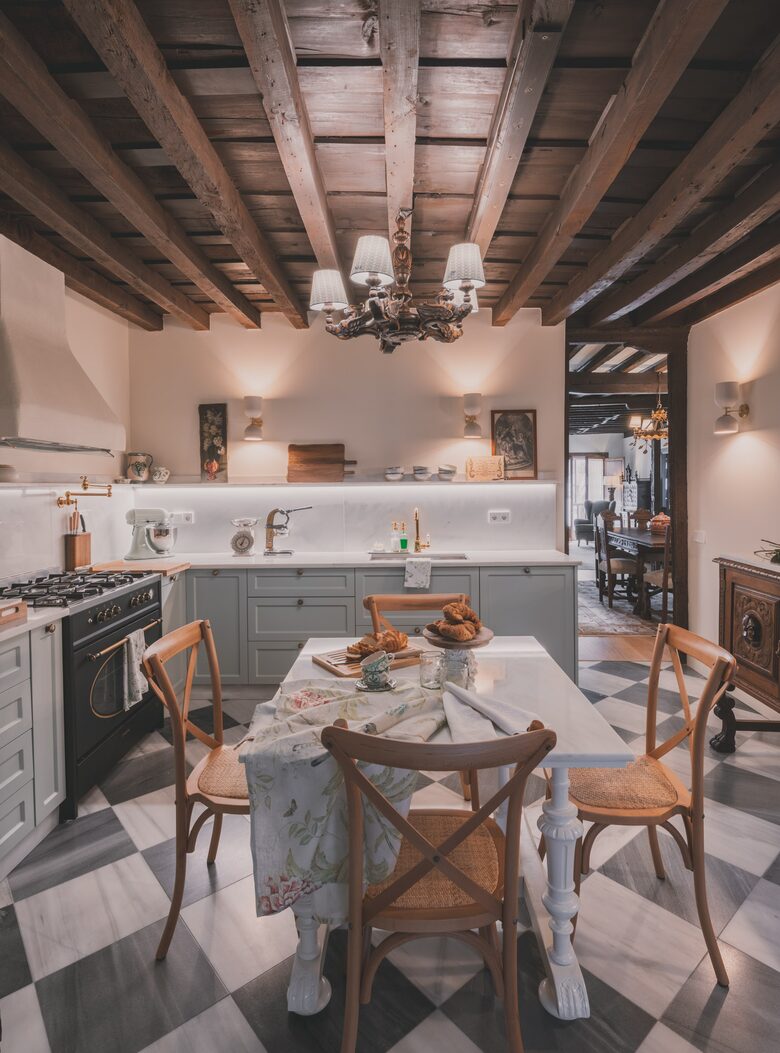 Restored Spanish Mansion with Studio and Private Patio - Toledo, Spain