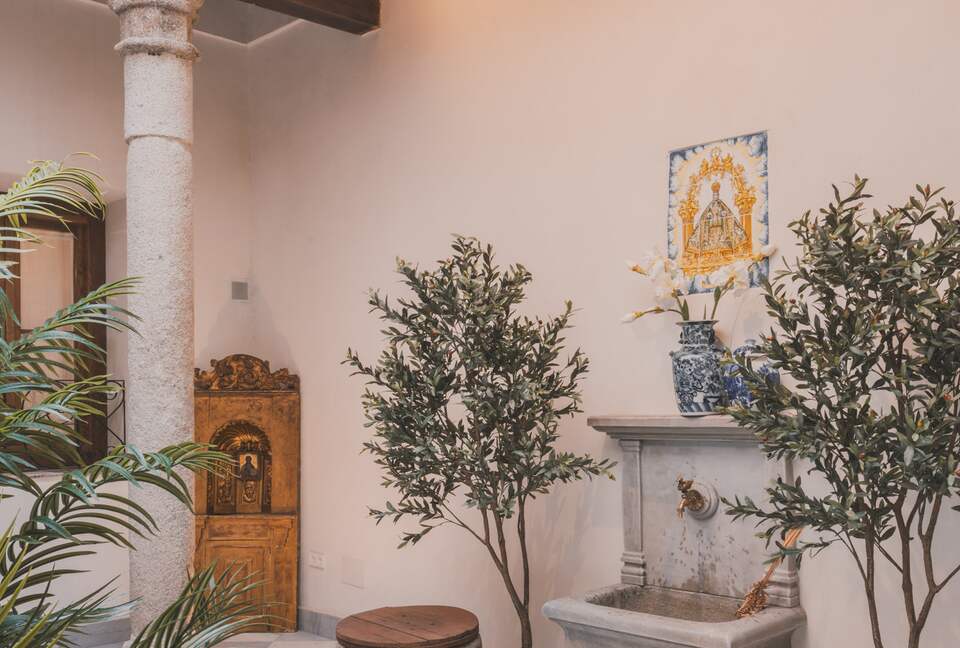 Restored Spanish Mansion with Studio and Private Patio - Toledo, Spain