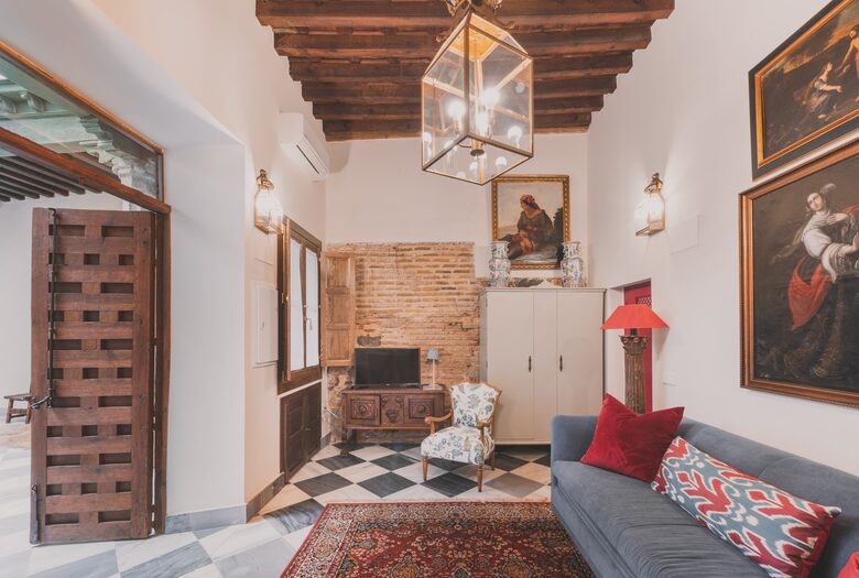 Restored Spanish Mansion with Studio and Private Patio - Toledo, Spain
