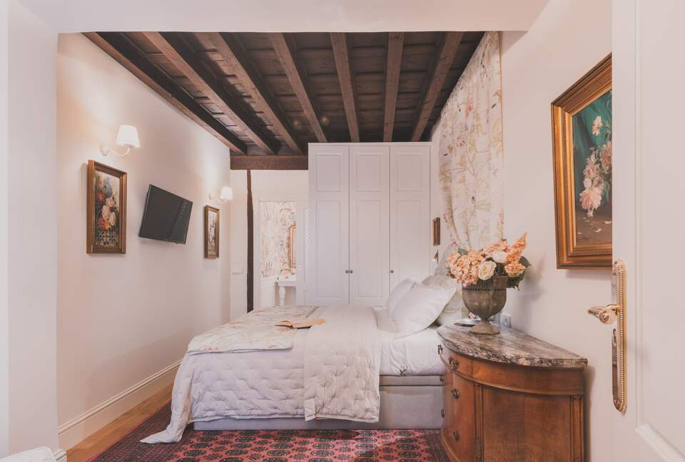 Restored Spanish Mansion with Studio and Private Patio - Toledo, Spain