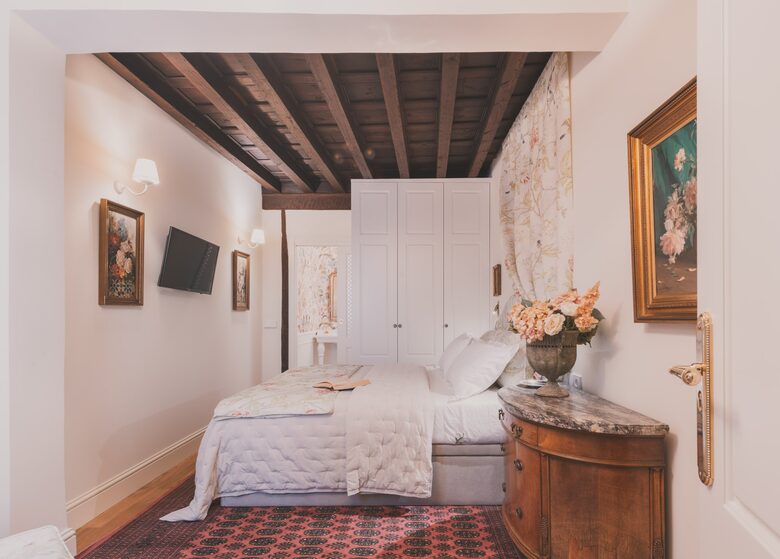 Restored Spanish Mansion with Studio and Private Patio - Toledo, Spain