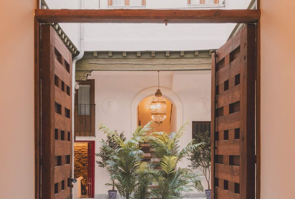 Restored Spanish Mansion with Studio and Private Patio - Toledo, Spain