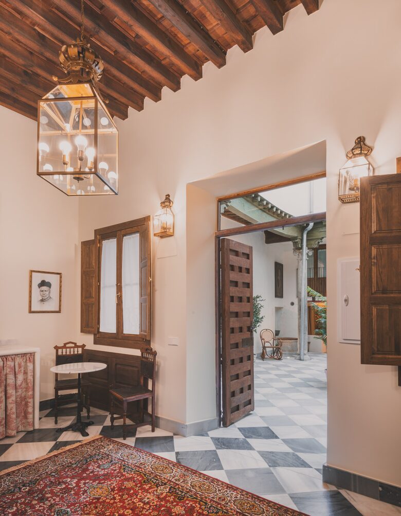 Restored Spanish Mansion with Studio and Private Patio - Toledo, Spain