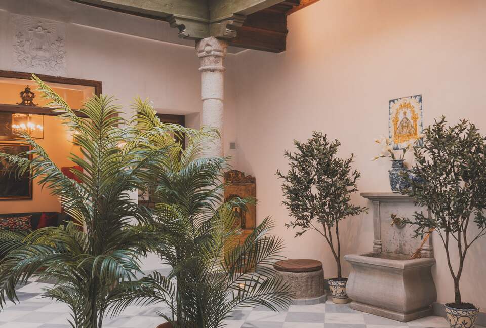 Restored Spanish Mansion with Studio and Private Patio - Toledo, Spain