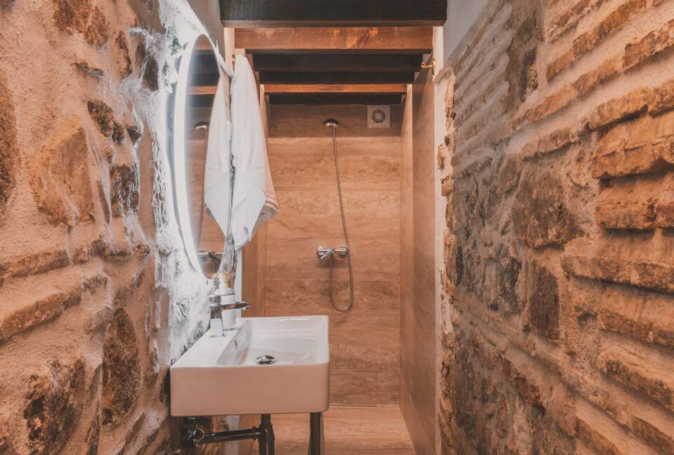 Restored Spanish Mansion with Studio and Private Patio - Toledo, Spain