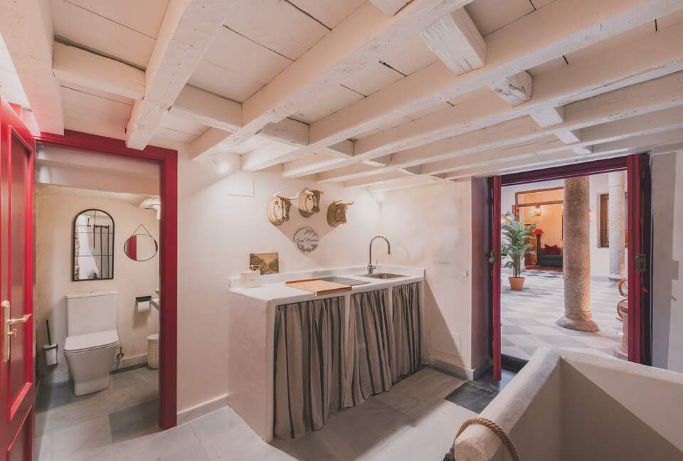 Restored Spanish Mansion with Studio and Private Patio - Toledo, Spain