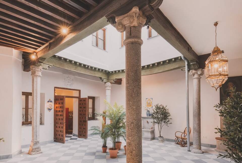 Restored Spanish Mansion with Studio and Private Patio - Toledo, Spain