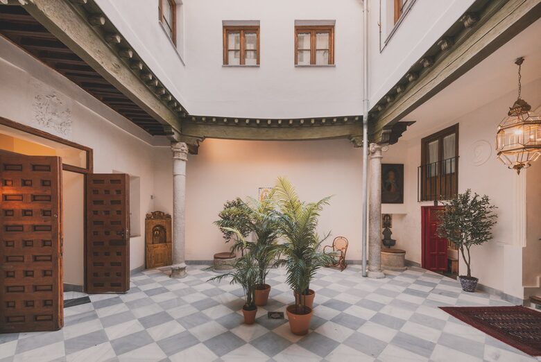 Restored Spanish Mansion with Studio and Private Patio - Toledo, Spain
