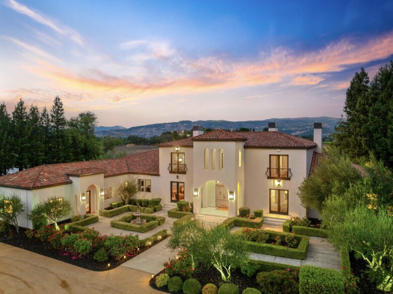 Modern Napa Masterpiece | Estate with Vineyard Views and Resort-Style Amenities - Napa, California