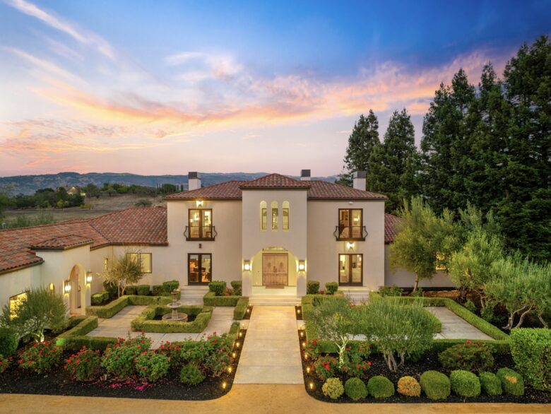 Modern Napa Masterpiece | Estate with Vineyard Views and Resort-Style Amenities - Napa, California