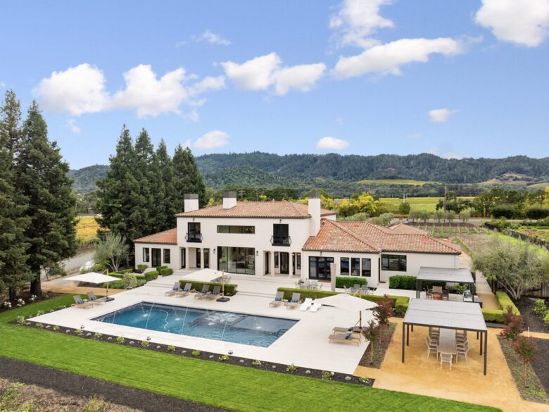 Modern Napa Masterpiece | Estate with Vineyard Views and Resort-Style Amenities - Napa, California